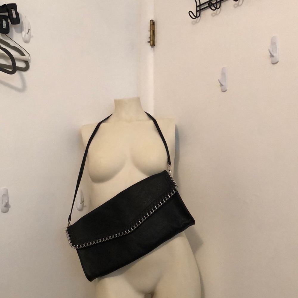 Carlos Santana convertible black faux purse that can also convert to a clutch 🌷